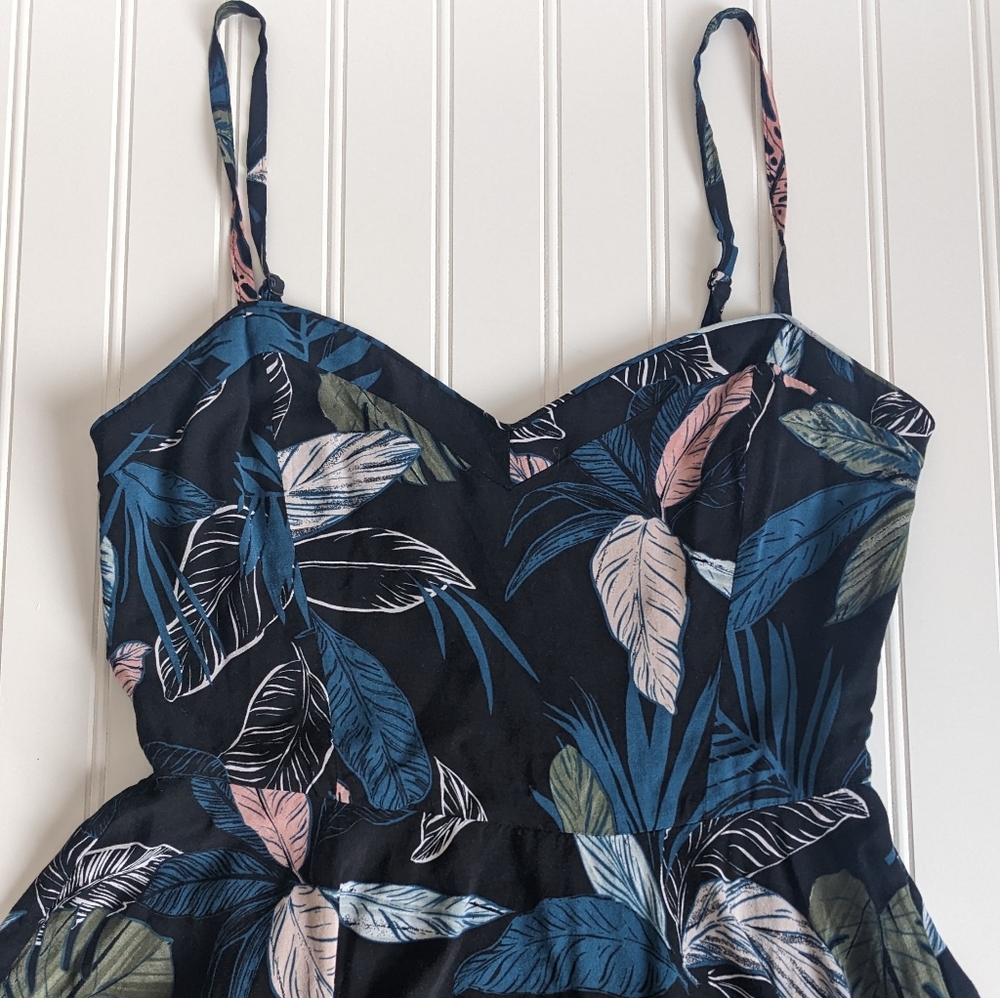 Aritzia Talula Lipinski Skater Dress | Color Palm Leaf - Picture 3 of 14